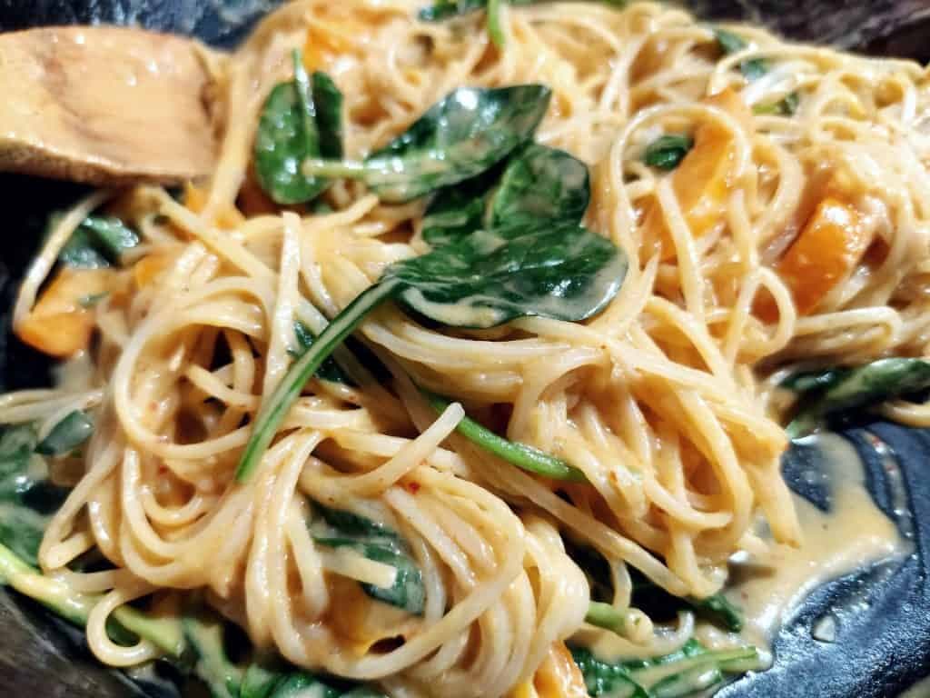 Creamy coconut curry noodles made with MealThinker
